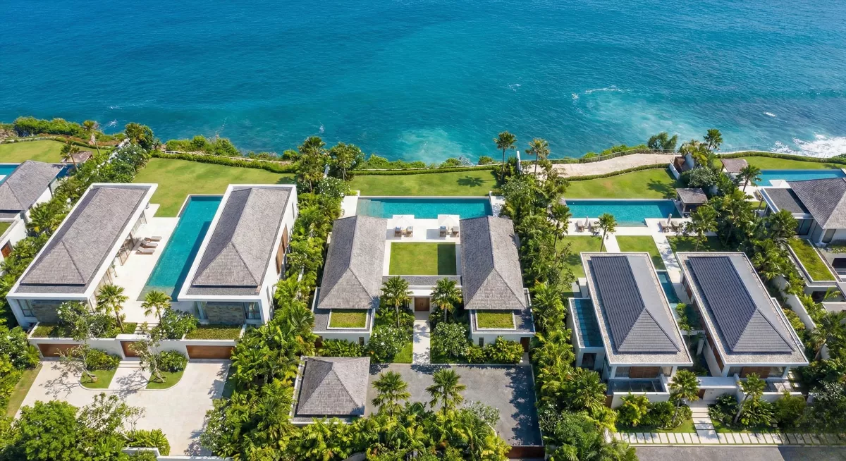 Аэрофотосъемка luxury разработок недвижимости на Бали с видом на пляжи и курорты